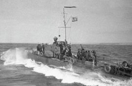 Первой в истории СССР роте юнг посвятили памятник