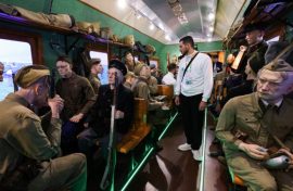 Участники фестиваля молодёжи посетили «Поезд Победы»