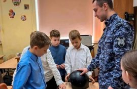 Школьников научили безопасному поведению в городской среде