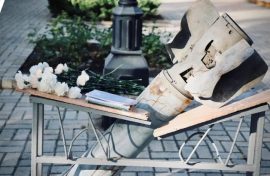 Погибшим учителям посвятили мемориал