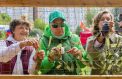 Столичные активисты помогают бойцам и мирным жителям