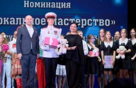 Уважение к защитникам выразили в творчестве