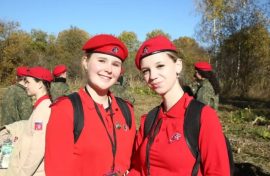 Юные патриоты прошли маршем Кремлевских курсантов